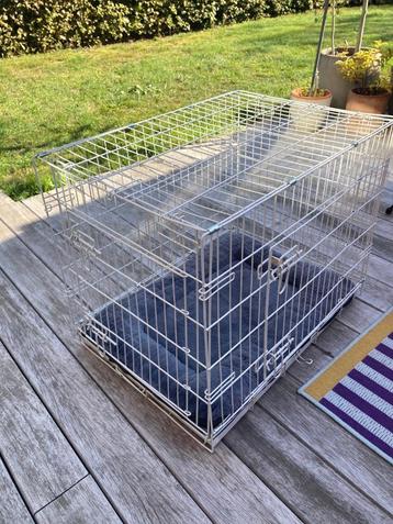 Bench medium hond (55x79 h62cm) beschikbaar voor biedingen