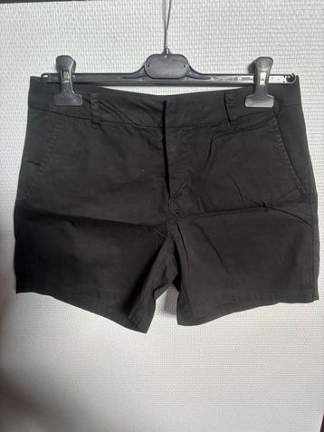 Zwarte short Vero Moda beschikbaar voor biedingen