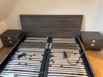 Tweepersoonsbed met electrische lattenbodem en nachtkasten, Ophalen, Gebruikt, Tweepersoons, Hout