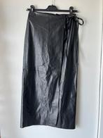 Halflange zwarte rok Stradivarius maat 34, Zwart, Nieuw, Ophalen of Verzenden, Maat 34 (XS) of kleiner