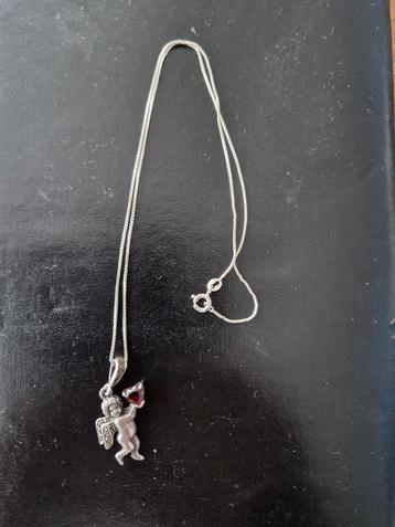 chaine en argent avec angelot en pendentif, Enlèvement ou Envoi, Comme neuf, Cœur, Argent