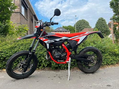 Beta- RR 50cc sport- zwart, Fietsen en Brommers, Brommers | Crossbrommers, Zo goed als nieuw, Ophalen