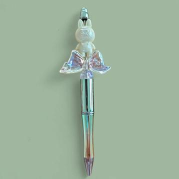 Labubu pennen en fantasie pennen beschikbaar voor biedingen