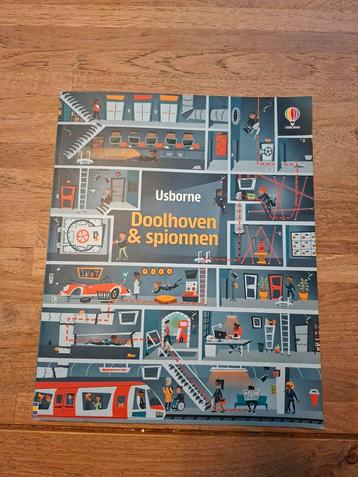 Tekenboek doolhoven en spionnen nieuw beschikbaar voor biedingen