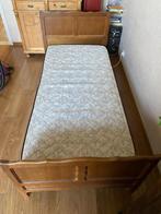 eenpersoonsbed met lattenbodem en matras, Ophalen, 90 cm, Eenpersoons, Bruin