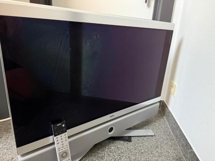 LOEWE tv Individual 32 inch aluminium zilver., Audio, Tv en Foto, Televisies, Gebruikt, LCD, 80 tot 100 cm, Overige merken, Ophalen