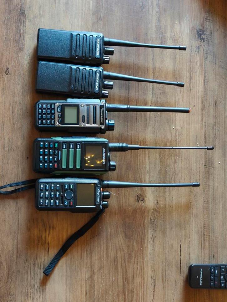 Lot de radios portables baofeng anytone, Telecommunicatie, Portofoons en Walkie-talkies, Zo goed als nieuw, Ophalen
