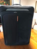 Tres grande valise sur 2 roulettes a vendre suite décès, Bijoux, Sacs & Beauté, Valises, Enlèvement, Comme neuf