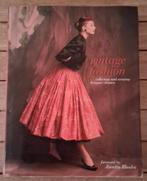 Vintage fashion: collecting and wearing designer classics, Livres, Mode, Enlèvement ou Envoi, Comme neuf