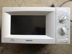 Micro ondes Samsung, Electroménager, Micro-ondes, À Poser, Enlèvement, 45 à 60 cm, Utilisé