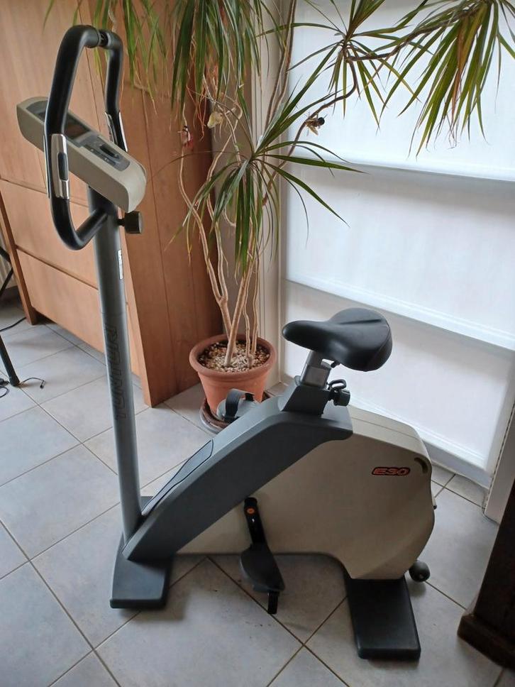 Tunturi hometrainer / Ergometer E30, Sport en Fitness, Fitnessapparatuur, Zo goed als nieuw, Hometrainer, Ophalen