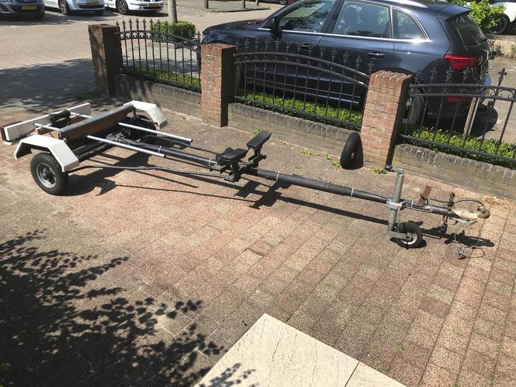 Boottrailer, Watersport en Boten, Boottrailers, Gebruikt, Minder dan 1500 kg, Minder dan 6 meter, Verstelbare verlichting, Met rollen