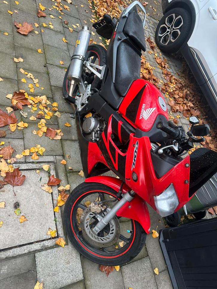 Honda cbr 125cc 2004 model, Motoren, Motoren | Honda, Particulier, SuperMoto, 11 kW of minder, 1 cilinder, Minimaal motorrijbewijs A2