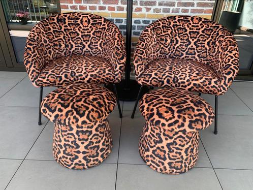 2 design clubzetels met poef., Huis en Inrichting, Zetels | Zetels, Zo goed als nieuw, Ophalen