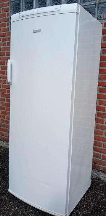 Diepvriezer electrolux No-Frost systeem A++ beschikbaar voor biedingen