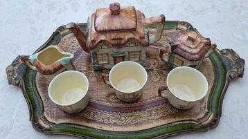 Zeer mooi 3 delig porseleinen thee /koffieservies beschikbaar voor biedingen