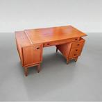Vintage teakhouten bureau uit de jaren 60 van MDK, Ophalen, Zo goed als nieuw