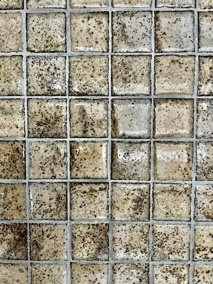 lot kleine keramische tegels mozaïek retro beige bruin 4 m2, Doe-het-zelf en Bouw, Tegels, Zo goed als nieuw, Wandtegels, Keramiek