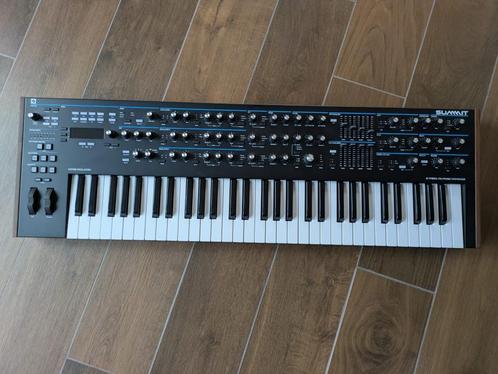 Novation Summit, Muziek en Instrumenten, Synthesizers, Zo goed als nieuw, 61 toetsen, Novation, Ophalen