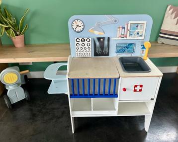 Houten dokter- / dierenartspraktijk, Enlèvement, Utilisé, Meuble ou Kitchenette