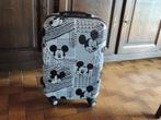 Valise cabine Mickey, Enlèvement