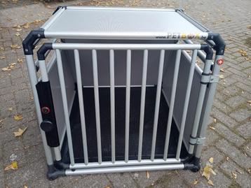 Condor autobench maat M (68 x 80 x 80 cm) beschikbaar voor biedingen