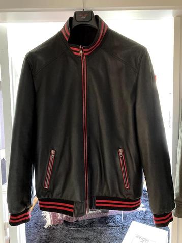 Zwarte lederen blouson beschikbaar voor biedingen