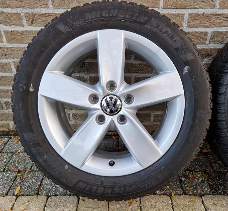 VW Velgen met Winterbanden, Auto-onderdelen, Banden en Velgen, Velg(en), Winterbanden, Ophalen