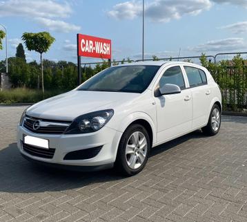 Opel Astra 1.6i  2013, Euro 5, Boîte manuelle, 5 portes, Particulier