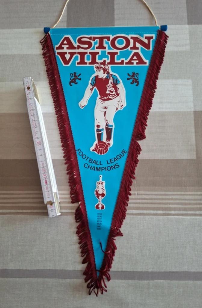 Wimpel Aston Villa, Verzamelen, Sportartikelen en Voetbal, Zo goed als nieuw, Ophalen of Verzenden