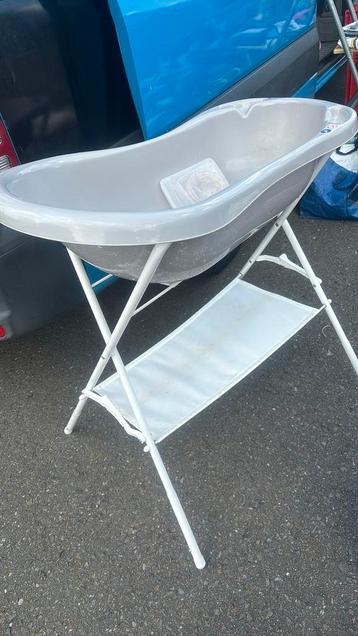 Babybadje  beschikbaar voor biedingen