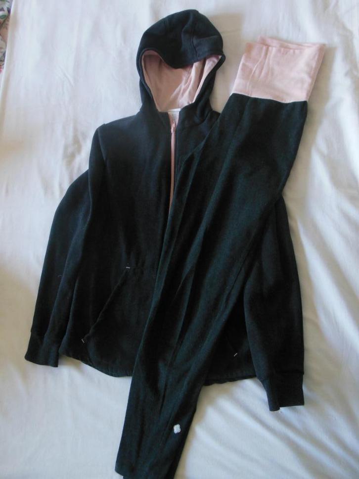 Trainingspak (broek + vest) roze/grijs - 12/13 jr  (146-158), Kinderen en Baby's, Kinderkleding | Maat 152, Gebruikt, Meisje, Sport- of Zwemkleding