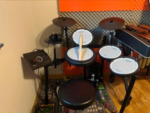 Roland TD-17KV + drumkruk en koptelefoon, Muziek en Instrumenten, Drumstellen en Slagwerk, Zo goed als nieuw, Roland, Elektronisch