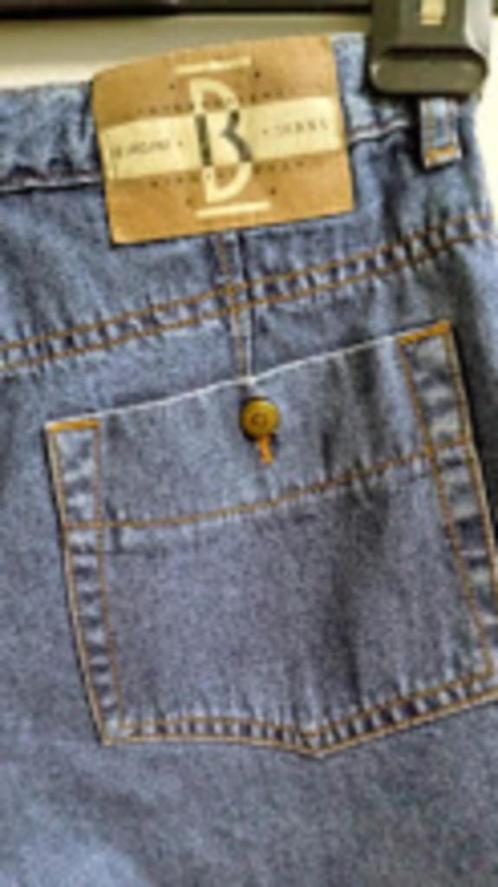 Blauw jeansbermuda van Birgini, maat 31, Kleding | Dames, Broeken en Pantalons, Zo goed als nieuw, Blauw, Ophalen of Verzenden