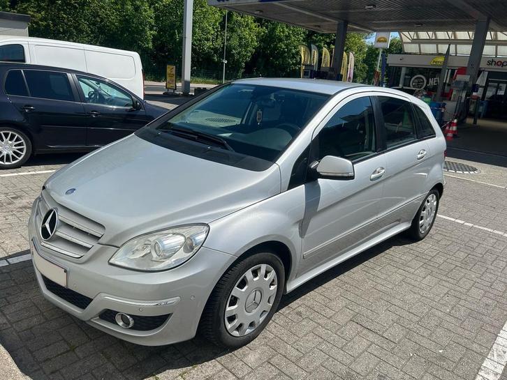 Mercedes B180 Zilver Automaat Met Keuring! Lees tekst, Auto's, Mercedes-Benz, Particulier, B-Klasse, ABS, Achteruitrijcamera, Airbags