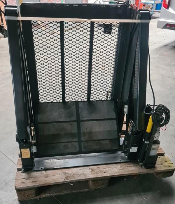 Rolstoel-lift, Plateaulift rolstoel - Platformlift, Autos : Divers, Autos divers Autre, Enlèvement