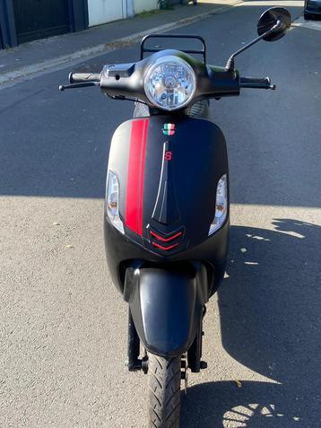 GTS TOSCANA SPORT. A Klasse. 50 cc TOPCONDITIE beschikbaar voor biedingen