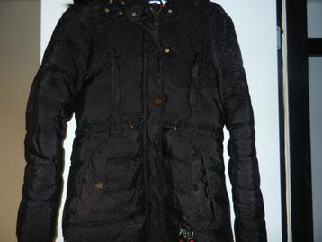 Te koop jas Desigual !  beschikbaar voor biedingen