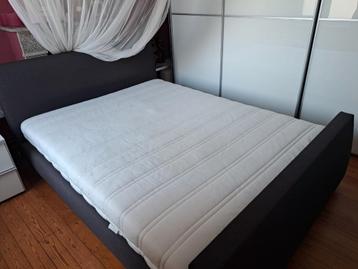 Gratis boxspring met matras 160cm beschikbaar voor biedingen