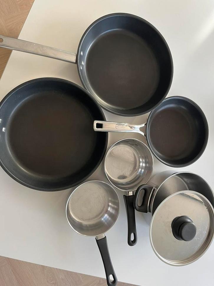 Tweedehands set potten & pannen – Ikea & Qdesign, Huis en Inrichting, Keuken | Potten en Pannen, Gebruikt, Pannenset, Inductieplaat