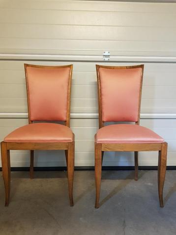  2 chaises en bois  beschikbaar voor biedingen