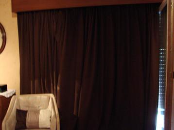 4 brede overgordijnen:warmtebesparend, verduisternd beschikbaar voor biedingen