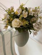 Vase artisanal fait main avec joli bouquet, Huis en Inrichting, Woonaccessoires | Vazen, Ophalen, Zo goed als nieuw, Groen