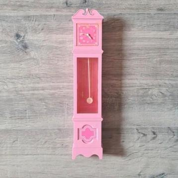Barbie weegschaal en klok beschikbaar voor biedingen