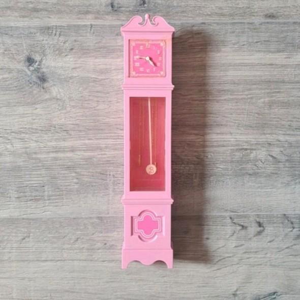 Barbie weegschaal en klok, Kinderen en Baby's, Speelgoed | Poppen, Gebruikt, Barbie, Ophalen of Verzenden