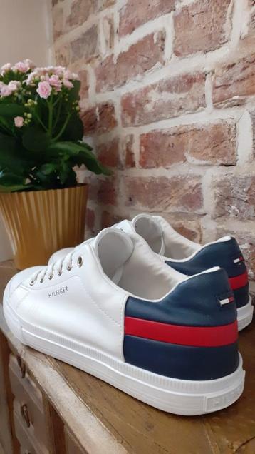 Baskets Tommy Hilfiger blanches – Pointure 37 beschikbaar voor biedingen