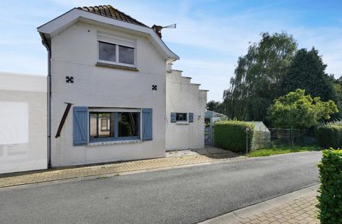 Maison 3 façades à rénover.Situation calme en fond d'impasse, Immo, Maisons à vendre, Province de Hainaut, 200 à 500 m², Maison Bi-familiale ou Jumelée