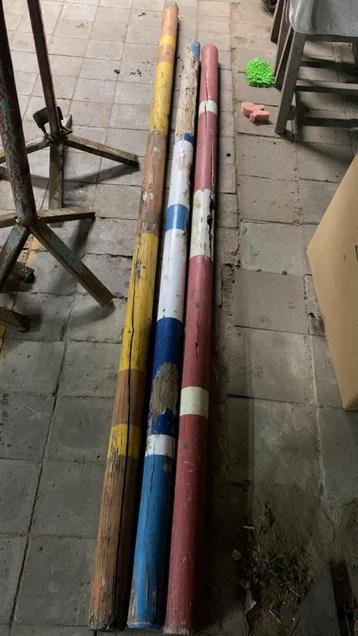 3 springbalken (beschadigd!) beschikbaar voor biedingen
