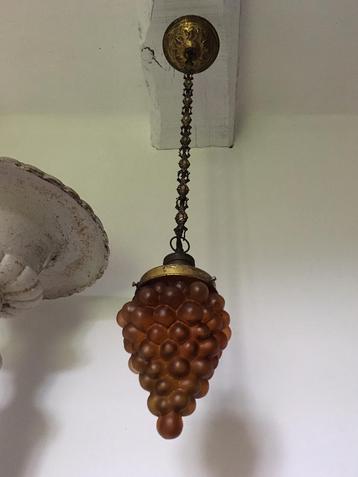 antieke druivenlamp  beschikbaar voor biedingen