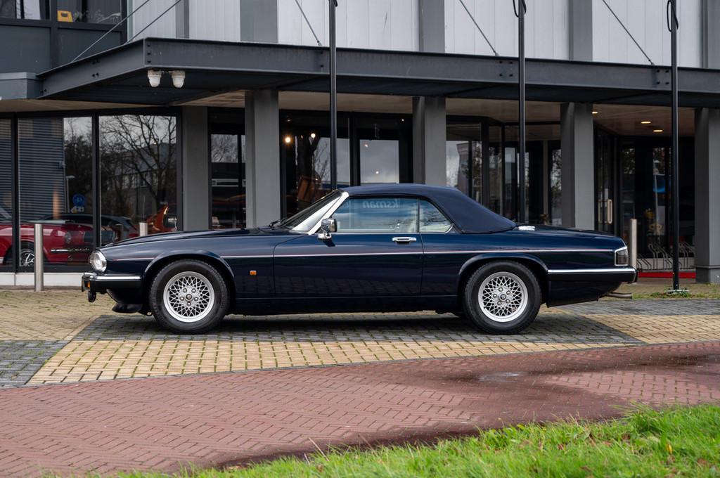 Jaguar XJ-S 5.3 V12 Convertible (bj 1991, automaat), Auto's, Automaat, Beige, Cabriolet, Blauw